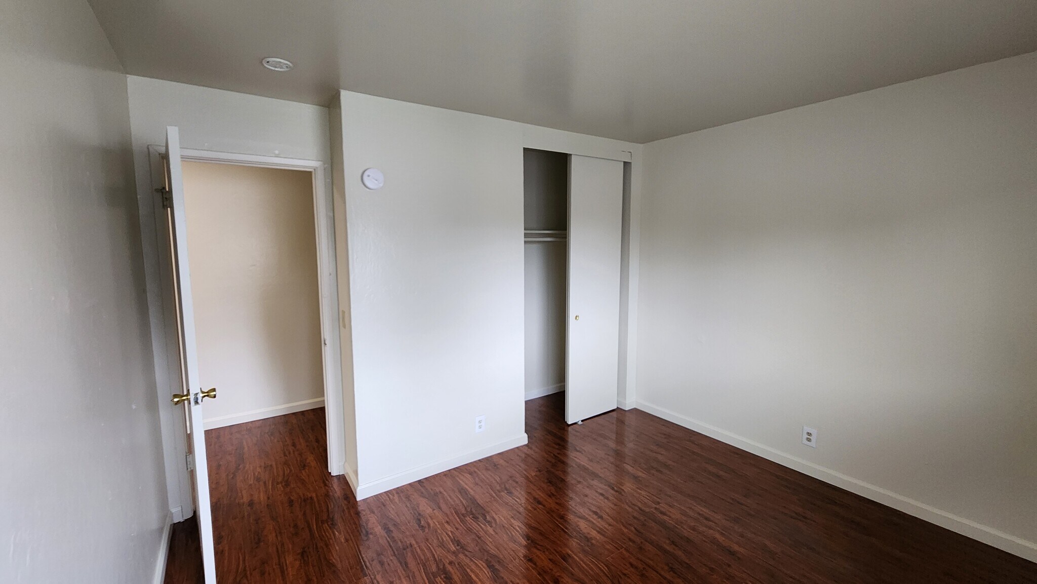 Building Photo - 4061 Park Center Ln