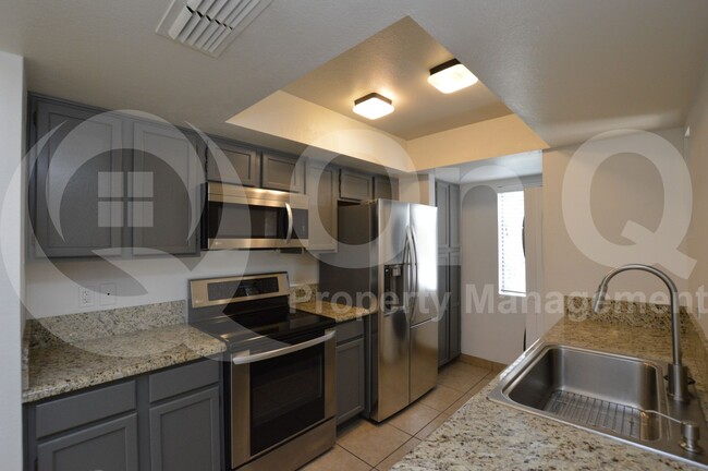 Building Photo - 7950 E Starlight Way