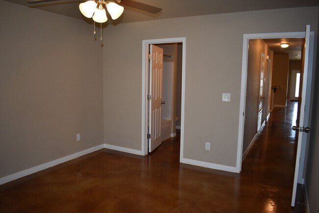 Building Photo - 1413 Pima Trail