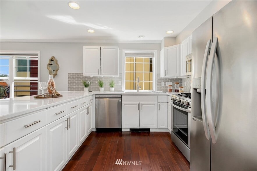 Building Photo - 3619 Phinney Ave N