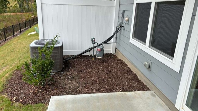 Building Photo - 2709 Hunter Woods Dr