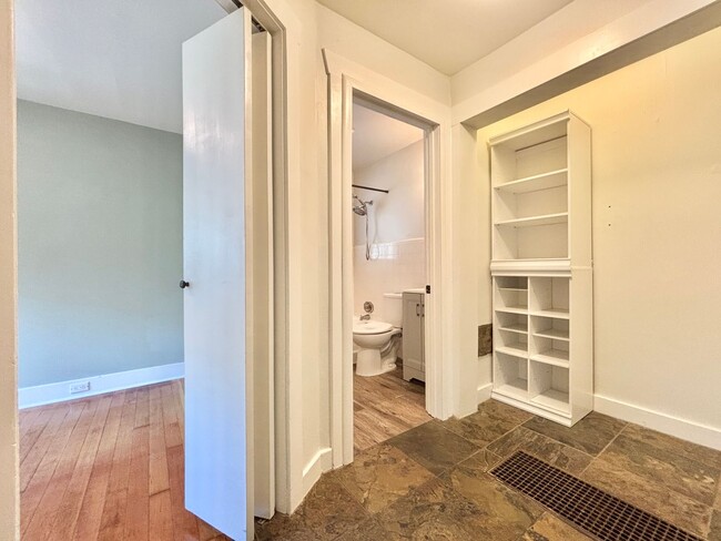 Building Photo - Beautiful Renovation in Liberty Wells!