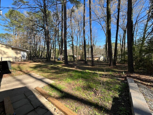 Building Photo - Modern 2BD, 2BA with 3rd Bonus Room Near Downtown Durham with Assigned Off-Street Parking and Bac...