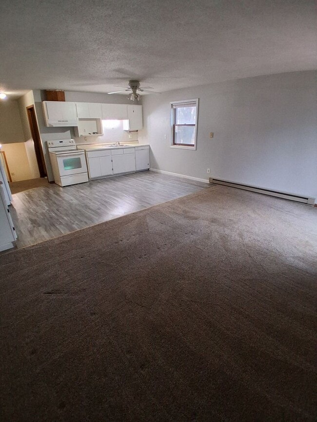 Building Photo - Sycamore Street Duplex