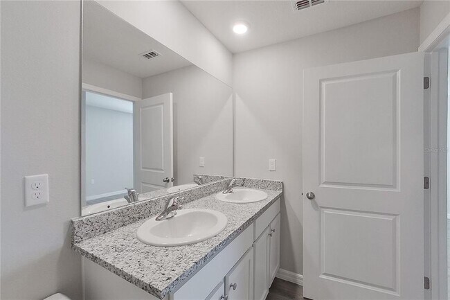 Building Photo - 8704 SW 44th Ct