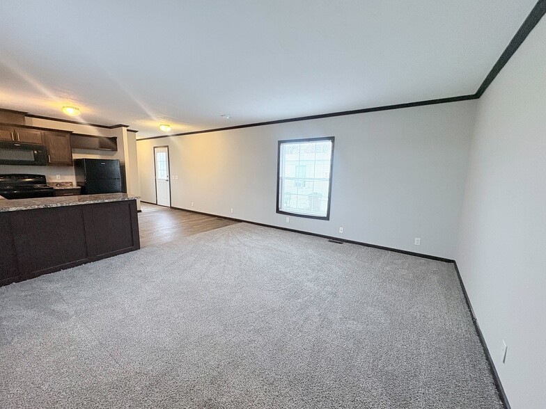 Building Photo - 10694 State Rte 762