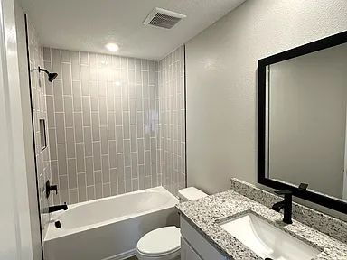Building Photo - This almost new home is in the beautiful Crossings at Palm River Neighborhood, 5 minutes from 618...