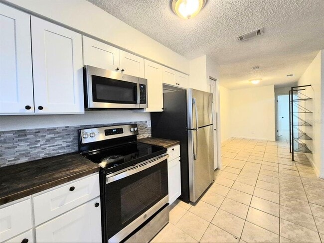 Building Photo - 2408 W Cypress St