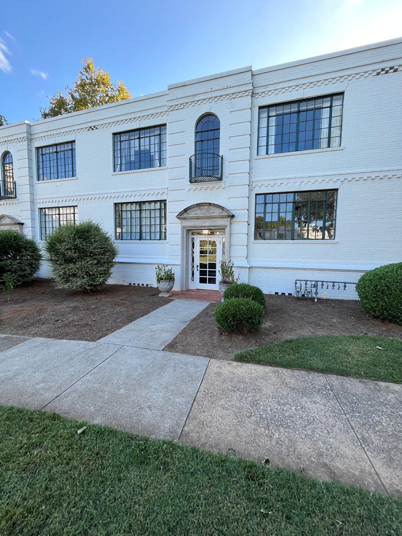 Building Photo - 1700 N Elm St