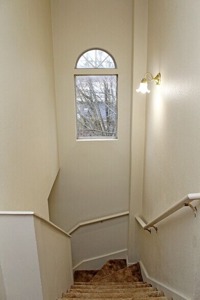 Building Photo - 7937-7937 N Fessenden St