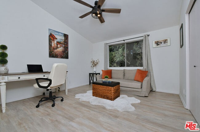 Building Photo - 16142 Bayberry Pl