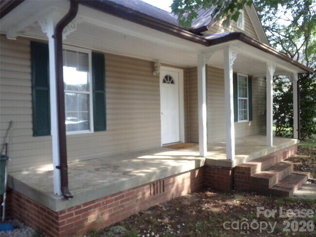 Building Photo - 729 Spruce St