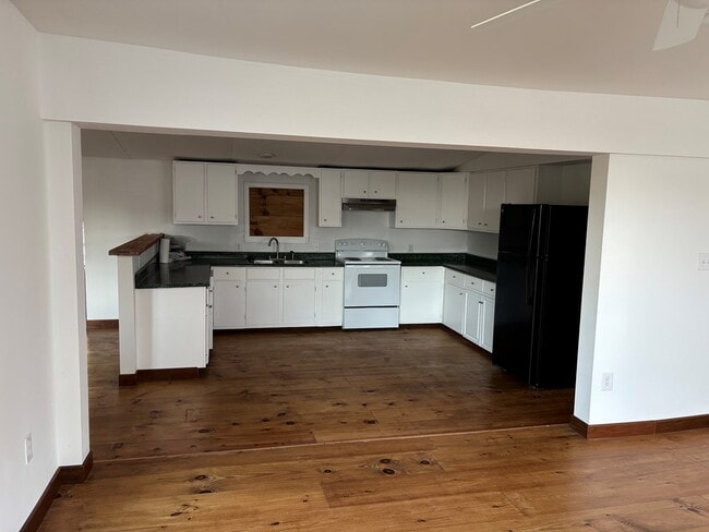 Building Photo - 39092 Mumford St