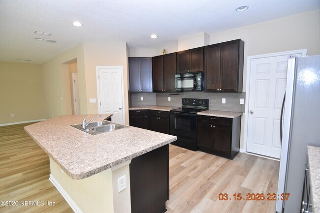 Building Photo - 16019 Hutton Ln