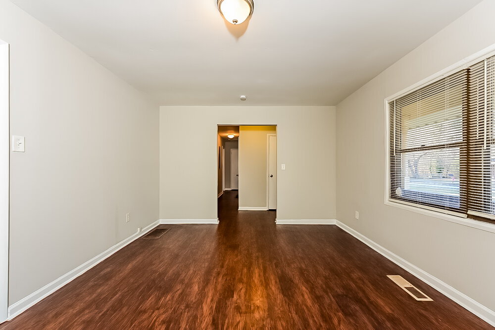 Building Photo - 263 Roxbury Dr