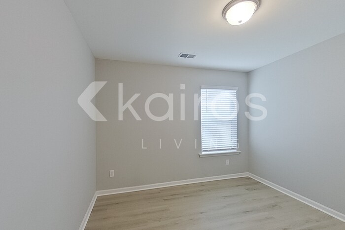 Building Photo - 18 Carrollton Dr