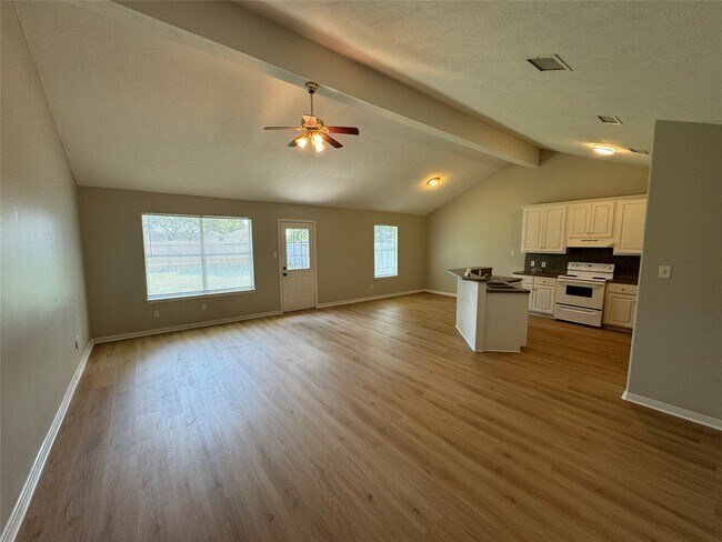 Building Photo - 16324 Sun View Ln