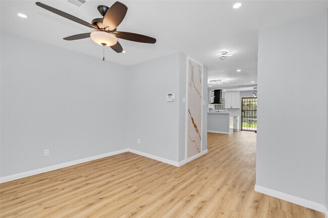 Building Photo - 11018 Long Gate Dr