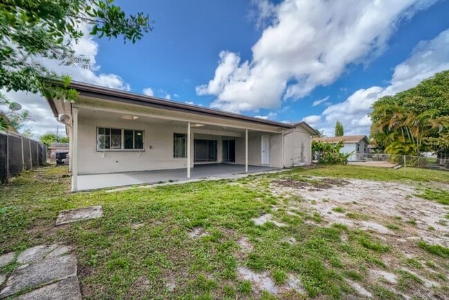 Building Photo - 3209 Dolphin Dr, Miramar, FL, 33025