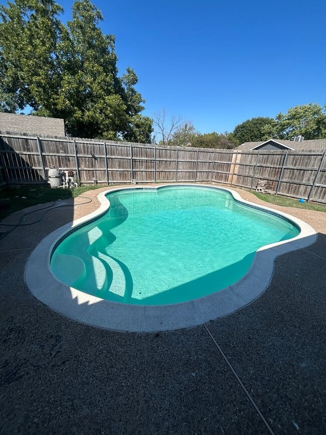 Building Photo - 3702 Bond St