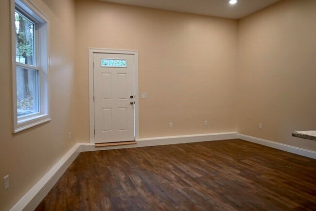 Building Photo - 149 Washington St