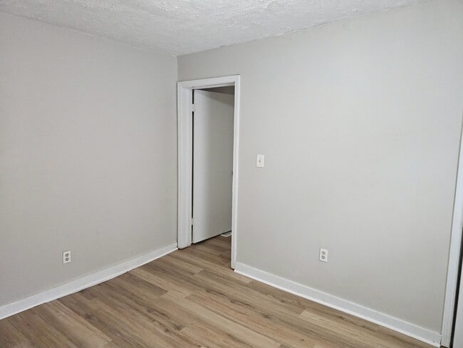 Building Photo - 422 Meriwether St