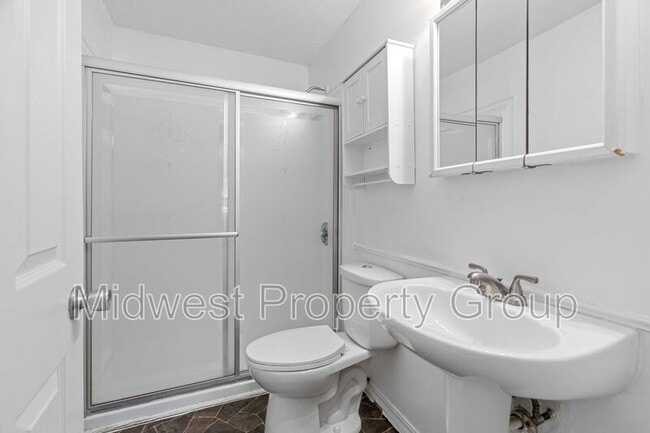 Building Photo - 3661 High Dr