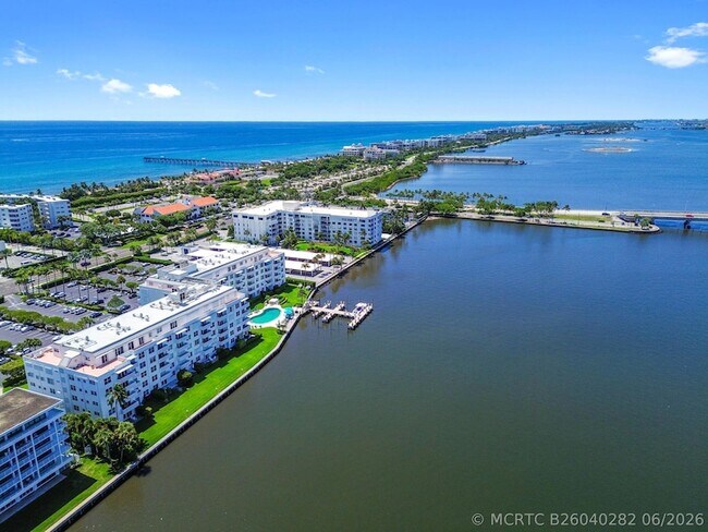Building Photo - 2840 S Ocean Blvd