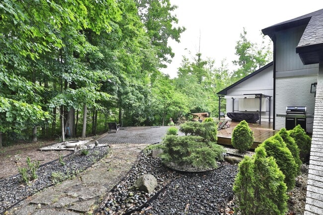 Building Photo - 668 Eagle Ridge