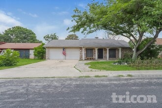 Building Photo - 5815 Brambletree St