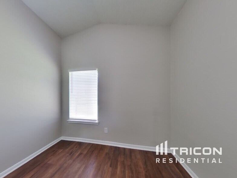 Building Photo - 3155 Boynton Dr