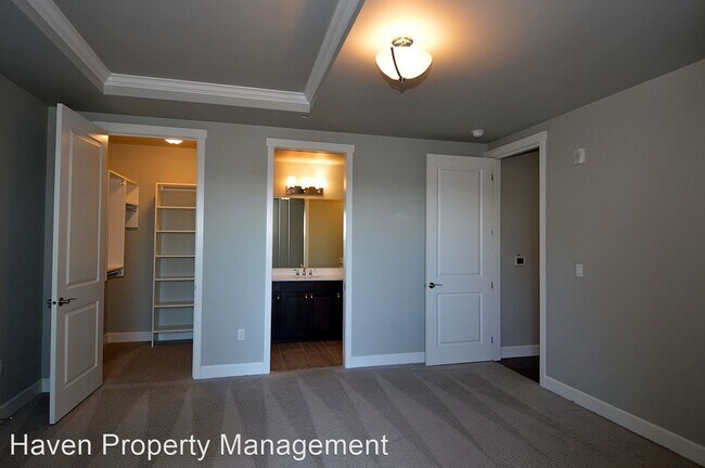 Building Photo - 1 br, 2 bath House - 5105 Grand Loop #109