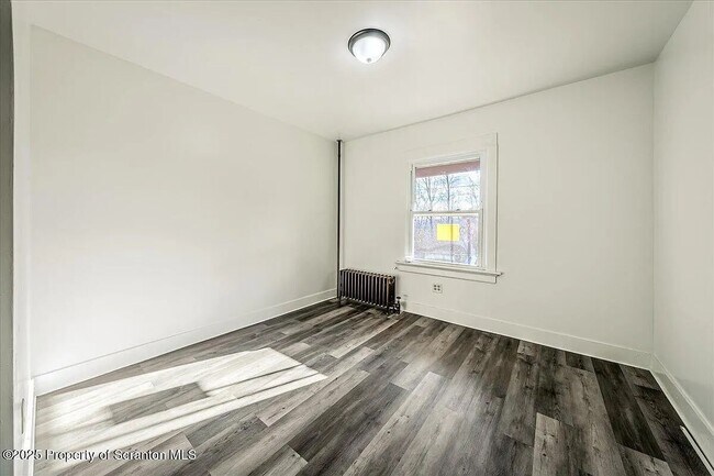Building Photo - 1057 Euclid Ave