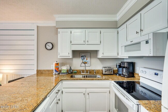 Building Photo - 17670 Front Beach Rd