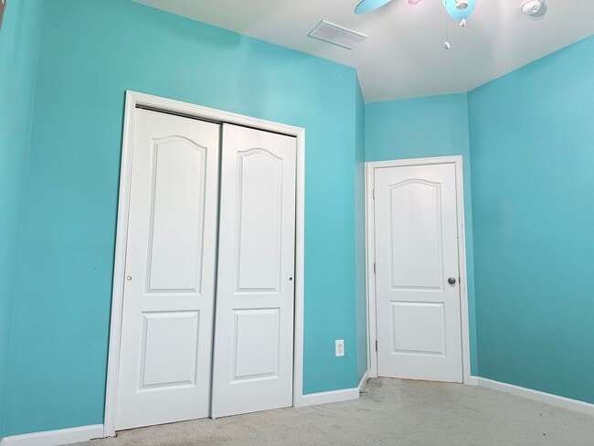 Building Photo - Spacious 3 Bed, 2 Bath Home in Desirable P...