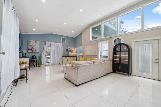 Building Photo - 4527 Redcoat Dr