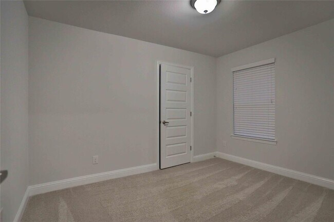 Building Photo - 495 Terra Vis Cir
