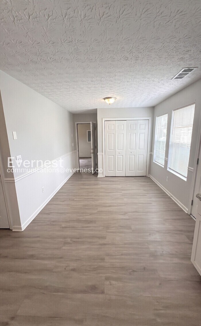 Building Photo - 9471 Bogey Ct