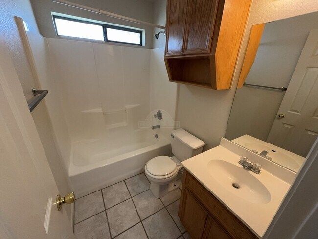 Building Photo - 913 McDaniel Cir