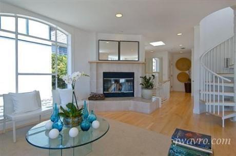 Building Photo - 1442 Kearny St