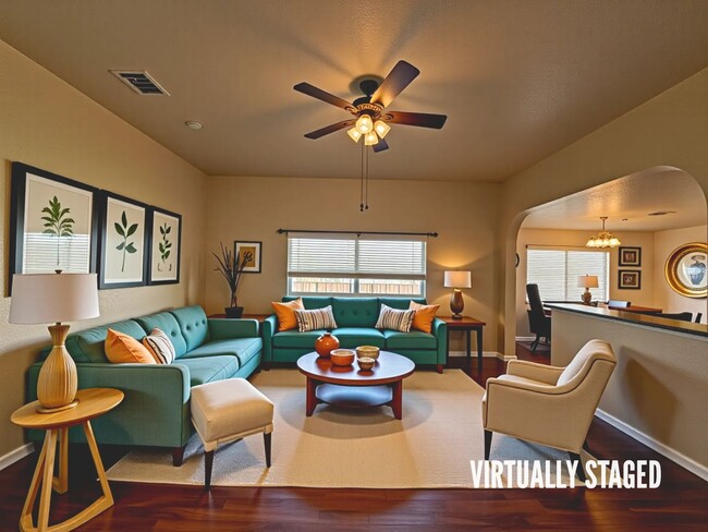 Building Photo - 7819 Woodbury Dr