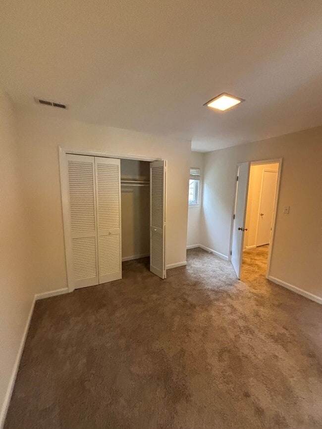 Building Photo - One Month Free **Limited Time**Prime Location