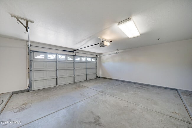 Building Photo - 8804 E Charter Oak Dr