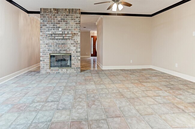 Building Photo - 4315 Woodvalley Dr