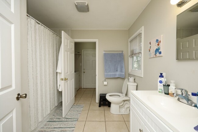 Building Photo - Great home in Chapel Hill!