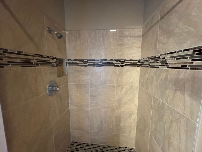 Building Photo - BIXBY - 4 Bedroom, 2.5 baths, 2 car garage...