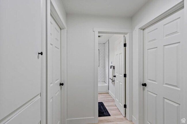 Building Photo - 208 Ogden Canyon Rd