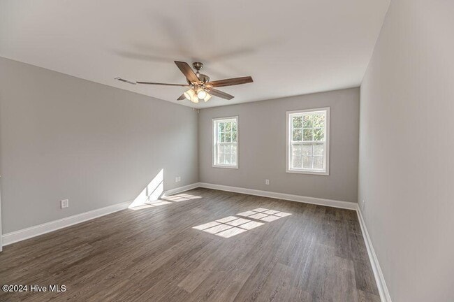 Building Photo - 533 Stadium Dr