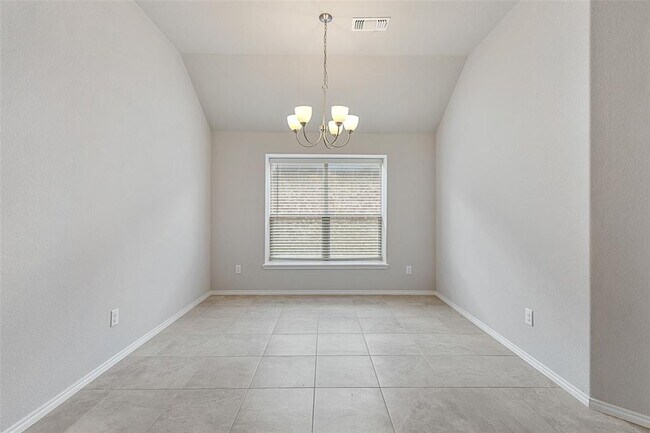 Building Photo - 6320 Red Cliff Dr