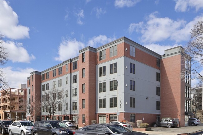 Building Photo - 1306 Columbia Rd